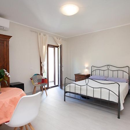 Lu Lioni Rooms San Teodoro  Bagian luar foto