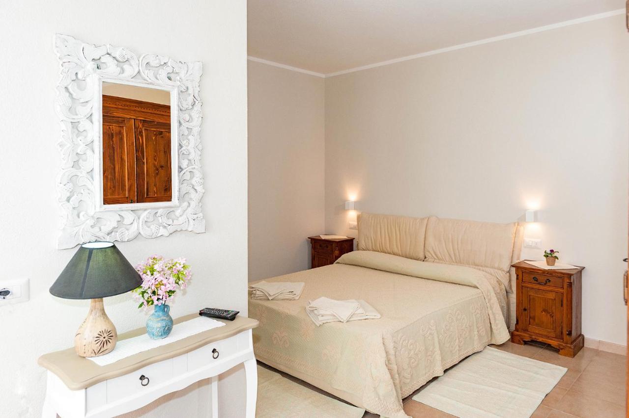 Lu Lioni Rooms San Teodoro  Bagian luar foto