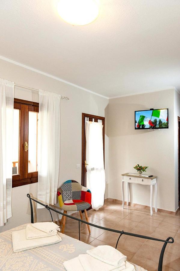 Lu Lioni Rooms San Teodoro  Bagian luar foto