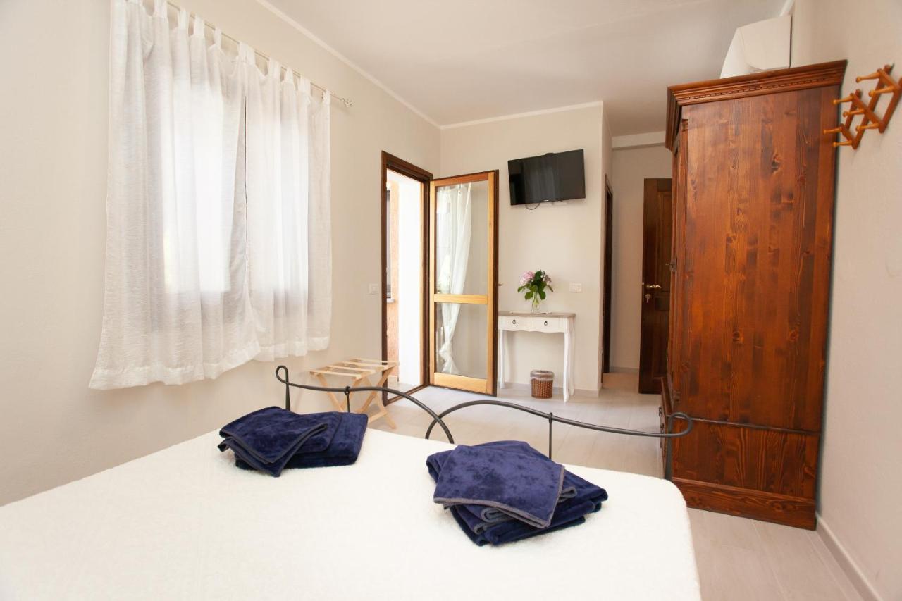Lu Lioni Rooms San Teodoro  Bagian luar foto