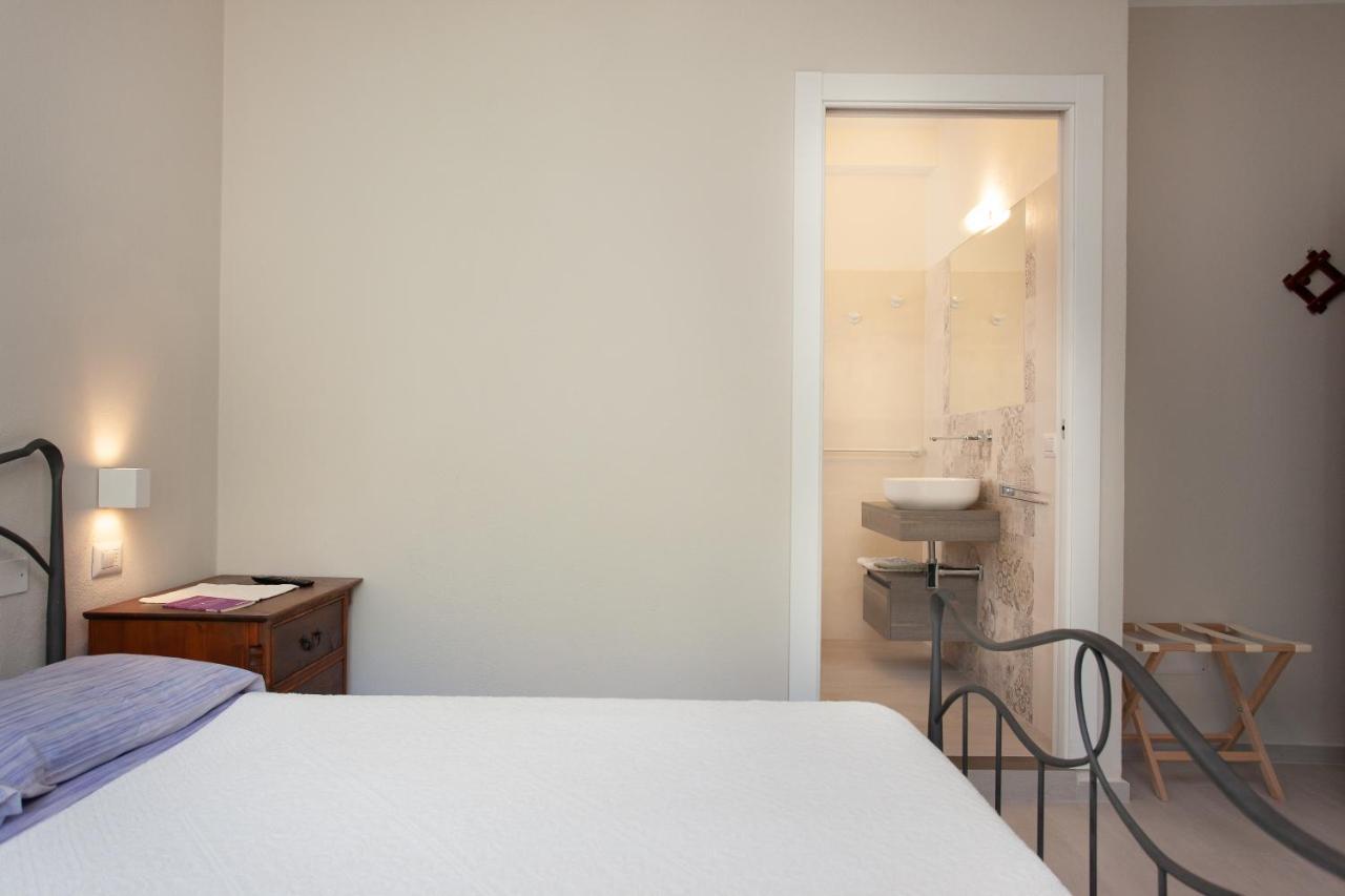 Lu Lioni Rooms San Teodoro  Bagian luar foto