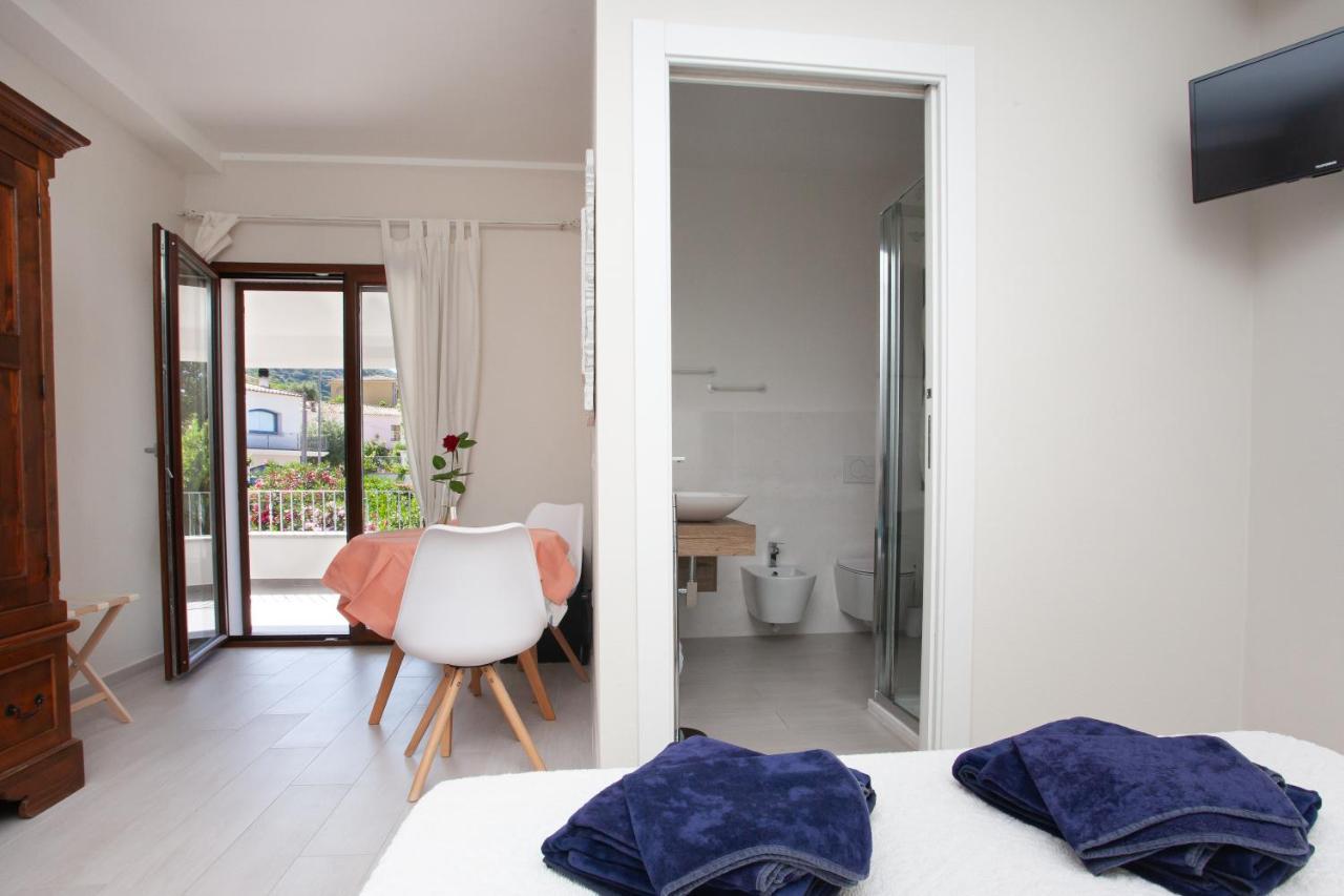Lu Lioni Rooms San Teodoro  Bagian luar foto