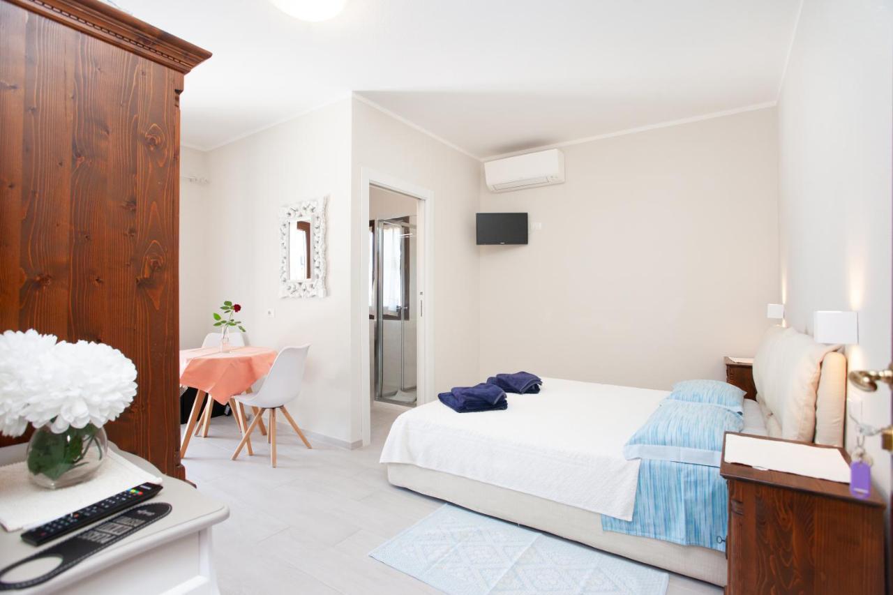 Lu Lioni Rooms San Teodoro  Bagian luar foto