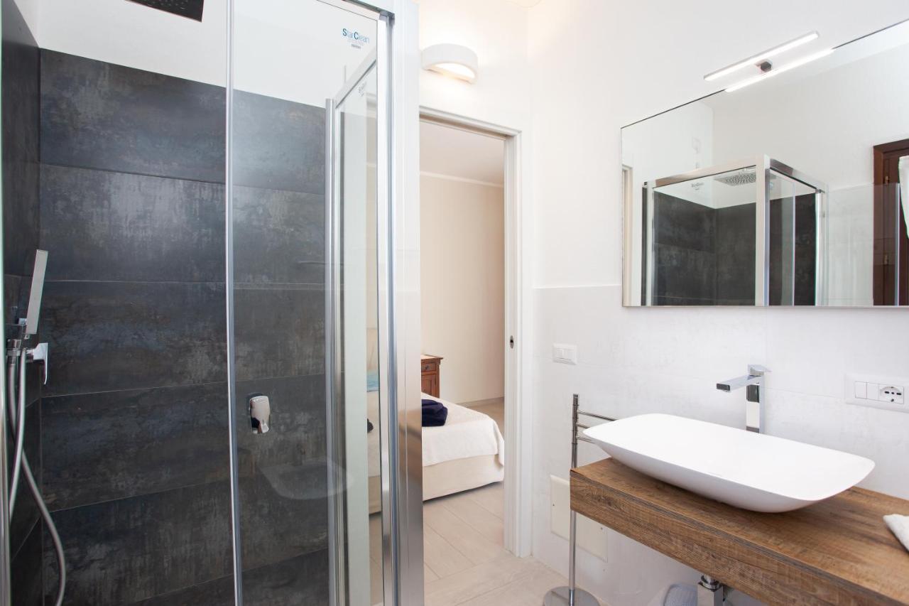 Lu Lioni Rooms San Teodoro  Bagian luar foto