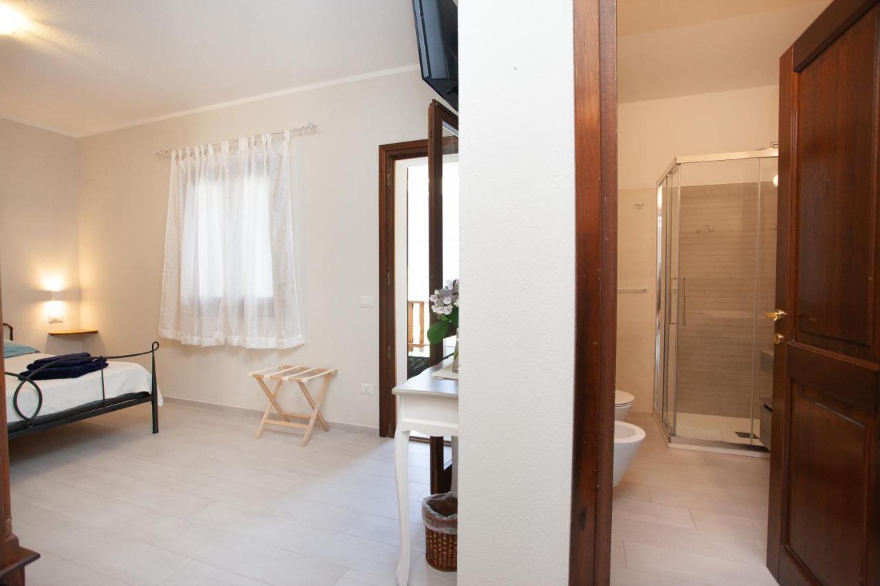 Lu Lioni Rooms San Teodoro  Bagian luar foto