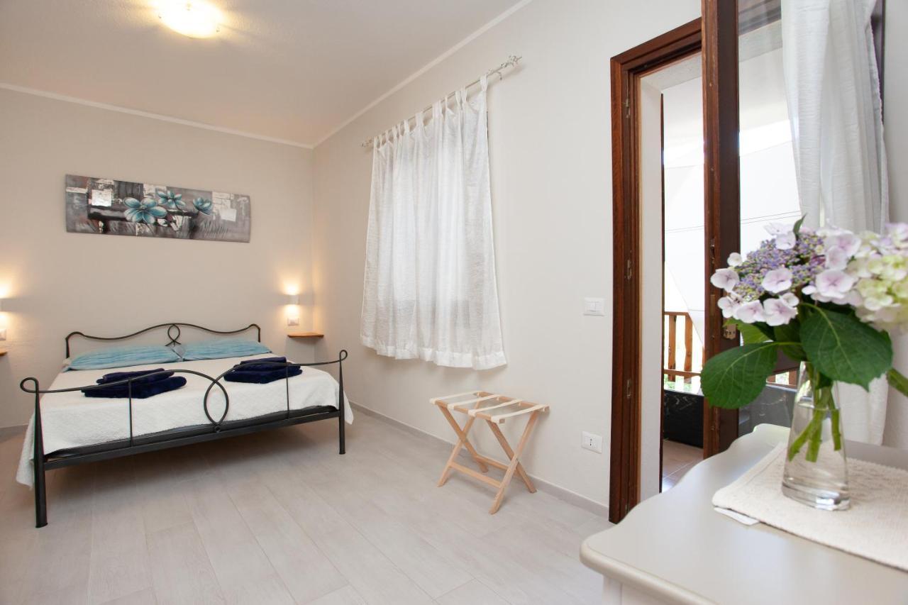 Lu Lioni Rooms San Teodoro  Bagian luar foto